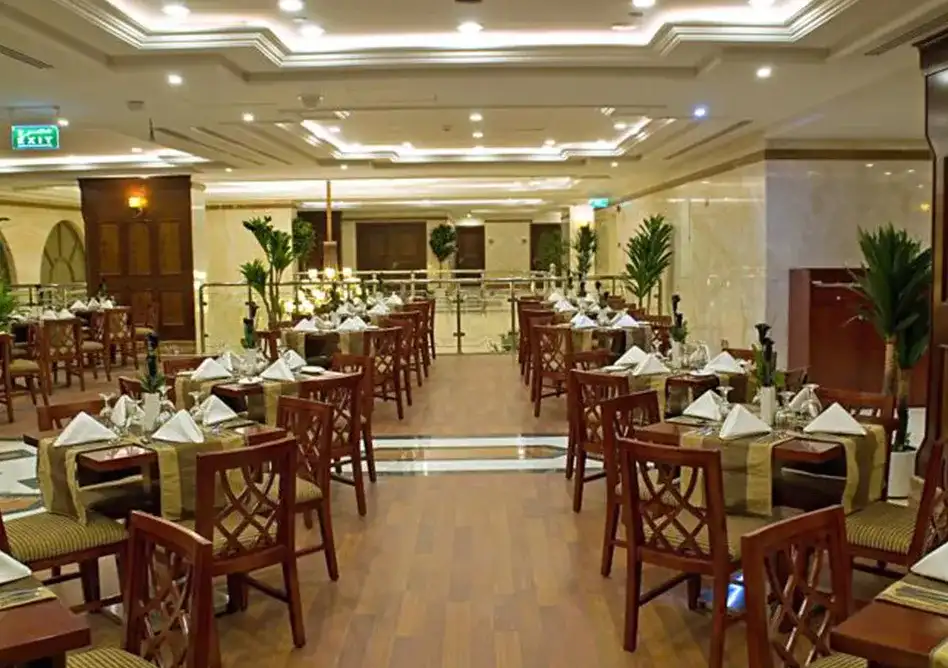 /media/hajj-images/dinning-tables%20%281%29.webp