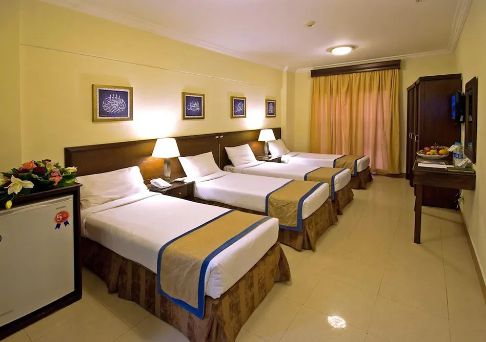 /media/umrah-images/4-beds-for-4-single-person.webp