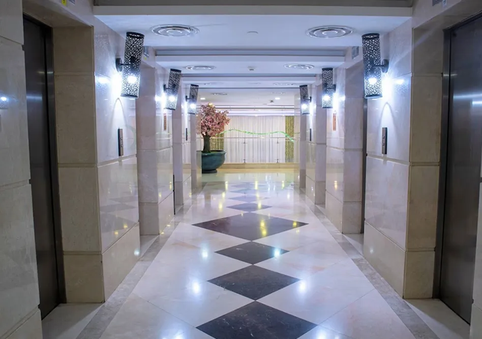 /media/umrah-images/corridor%20%285%29.webp