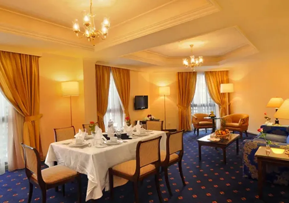 /media/umrah-images/dining-area%20%2822%29.webp