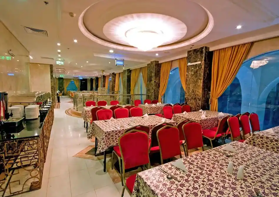 /media/umrah-images/dining-area%20%2826%29.webp