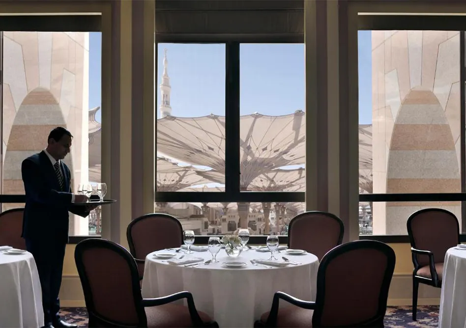 /media/umrah-images/dinning-table%20%281%29.webp
