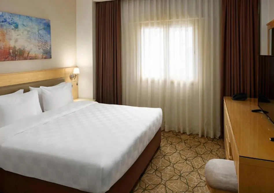 /media/umrah-images/double-bedroom%20%284%29.webp