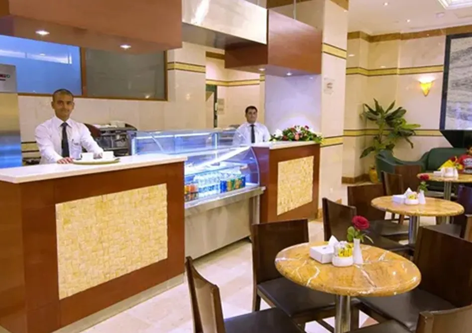 /media/umrah-images/front-desk.webp