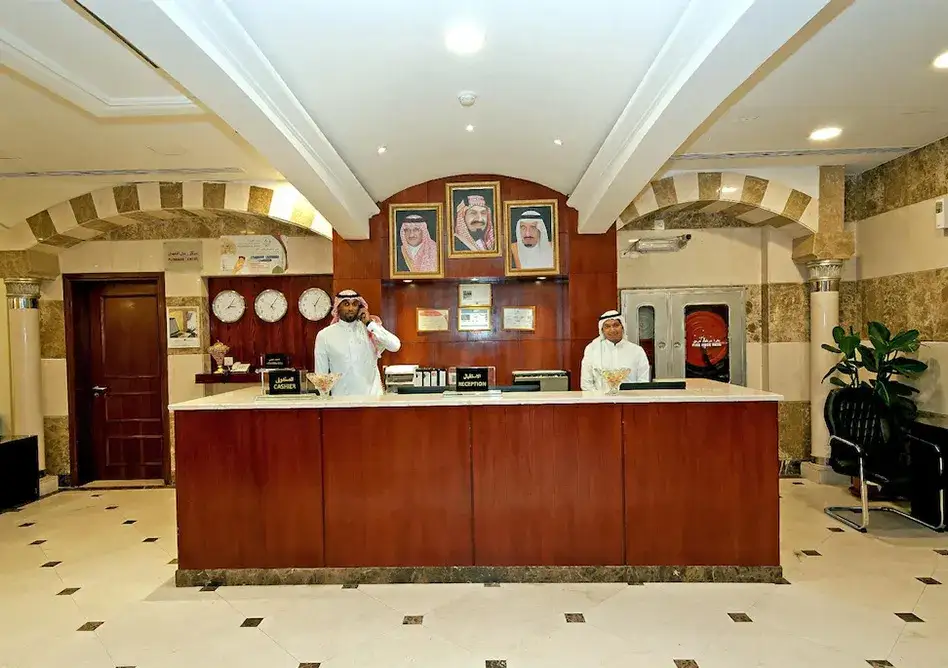 /media/umrah-images/front-office%20%287%29.webp