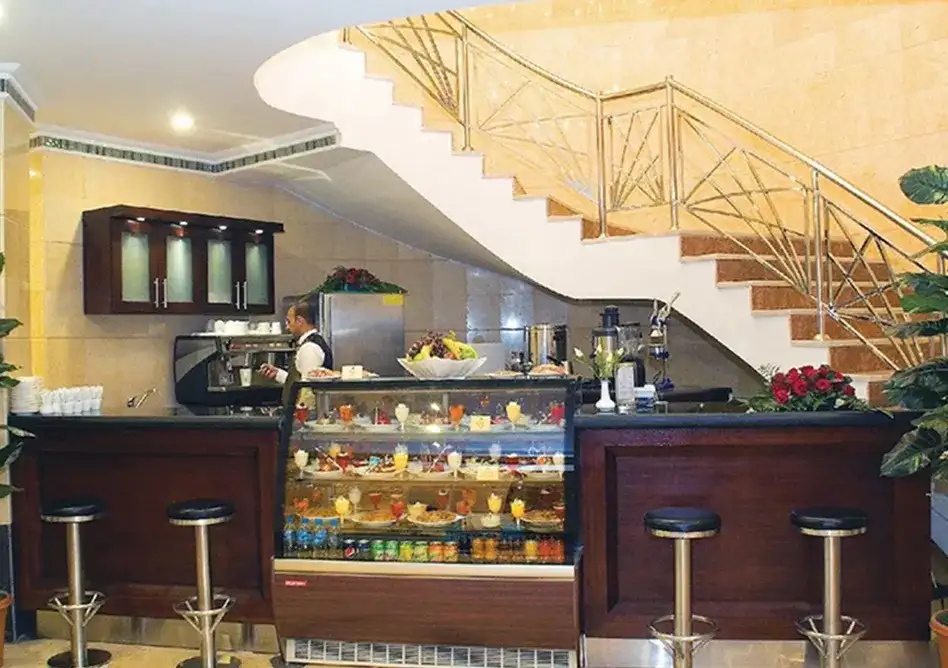 /media/umrah-images/juices%20-and-sweets-bar.webp