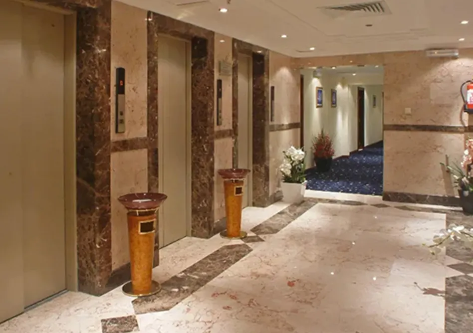 /media/umrah-images/lift-area%20%284%29.webp