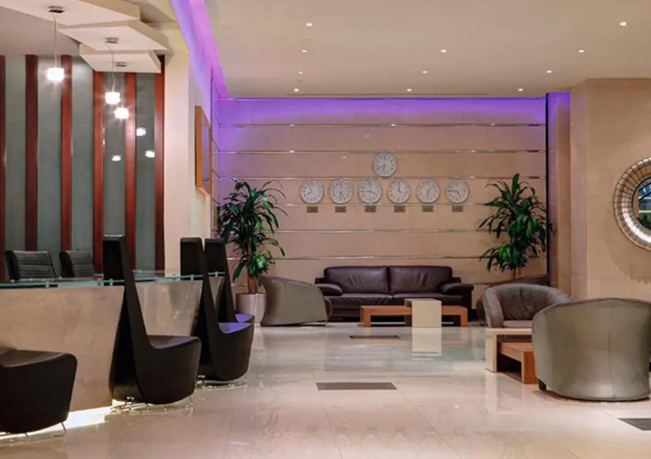 /media/umrah-images/lobby-area%20%2813%29.webp