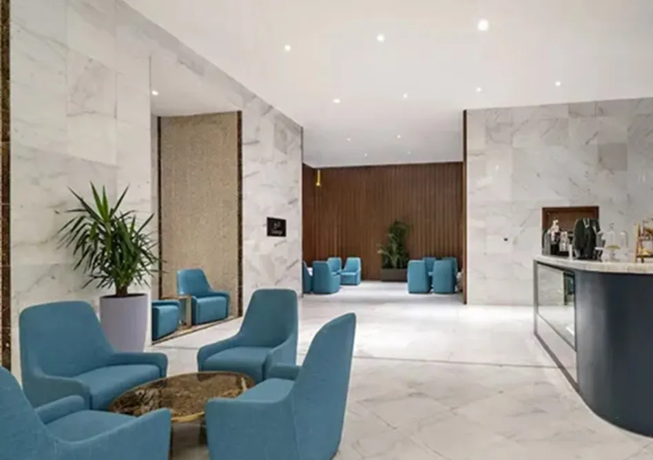 /media/umrah-images/lobby-area%20%283%29.webp