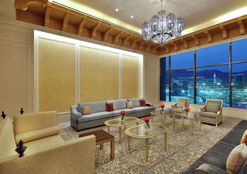 /media/umrah-images/lobby-area%20%285%29.webp