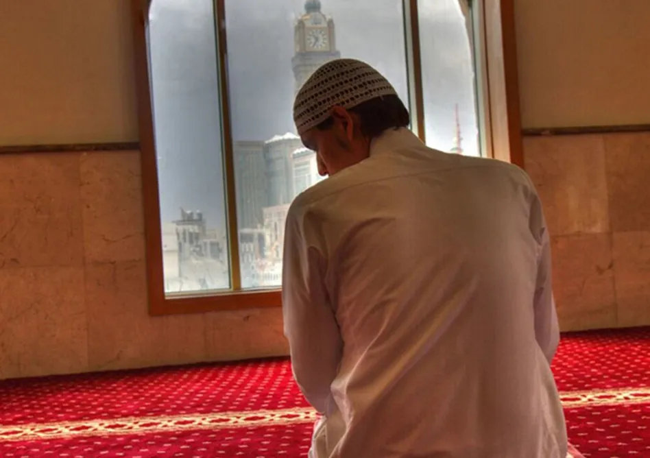 /media/umrah-images/prayer-area.webp