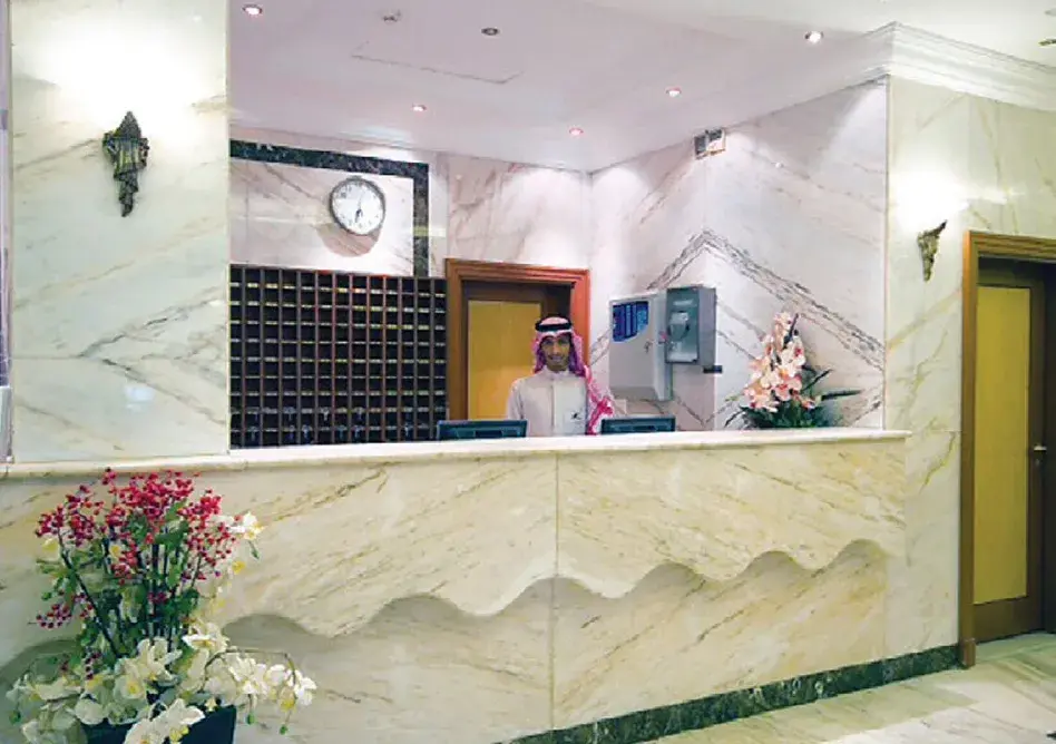 /media/umrah-images/reception-area%20%281%29.webp