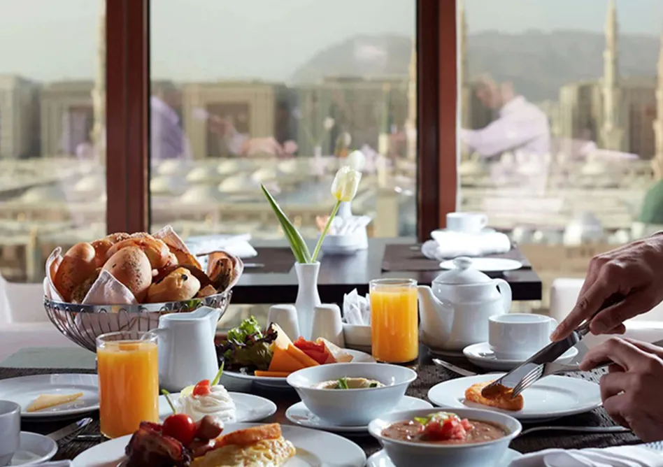 /media/umrah-images/restaurant-dishes%20%282%29.webp