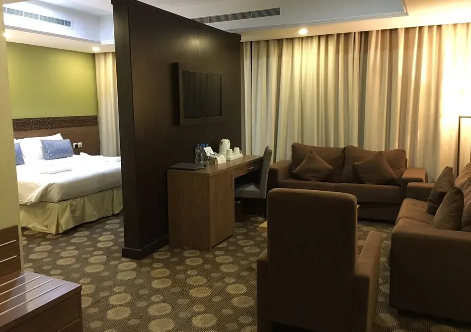 /media/umrah-images/room-view%20%285%29.webp
