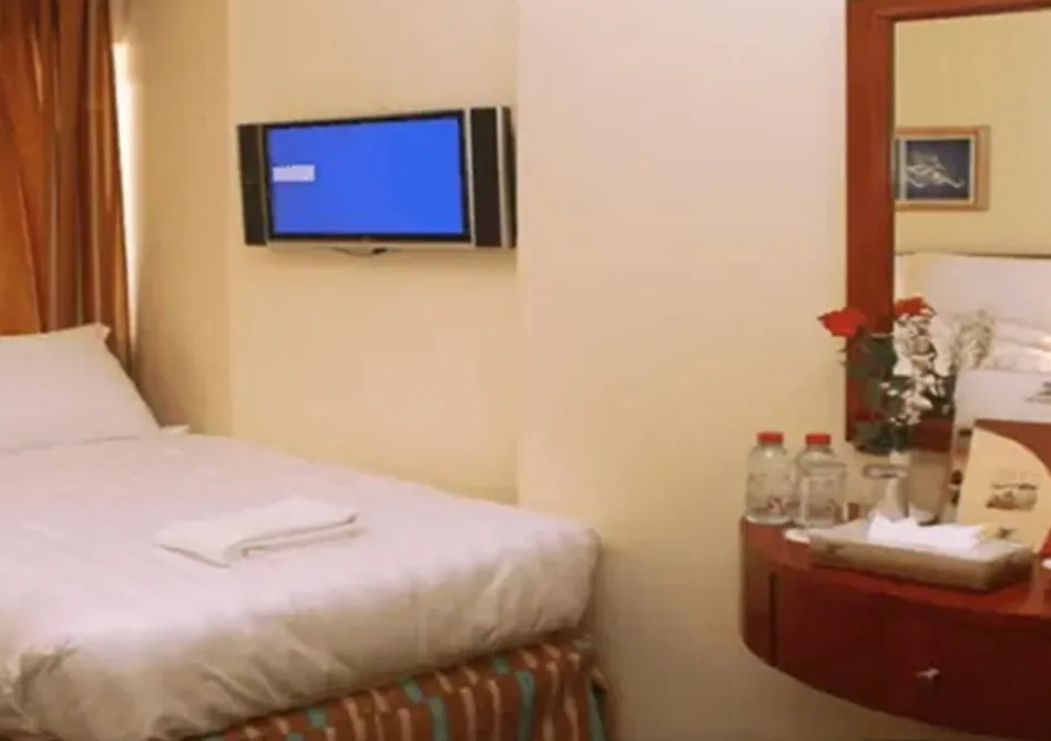 /media/umrah-images/single-bedroom.webp