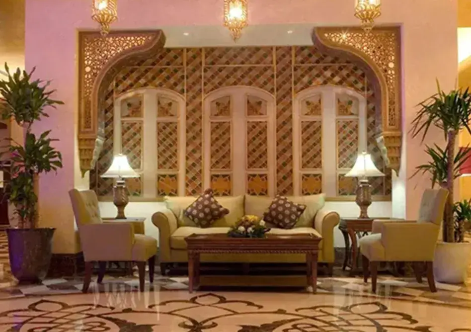 /media/umrah-images/sitting-area%20%2819%29.webp