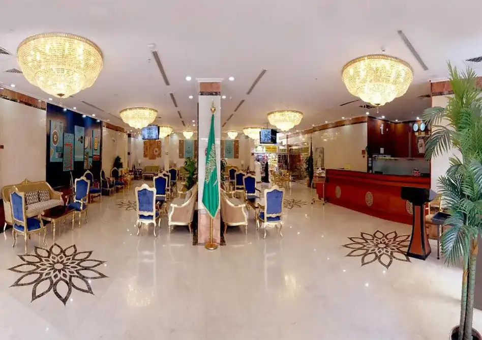 /media/umrah-images/sitting-area%20%2821%29.webp