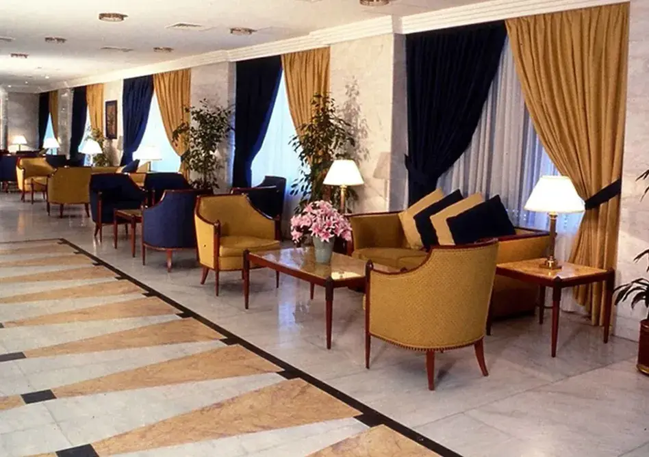 /media/umrah-images/sitting-area%20%289%29.webp